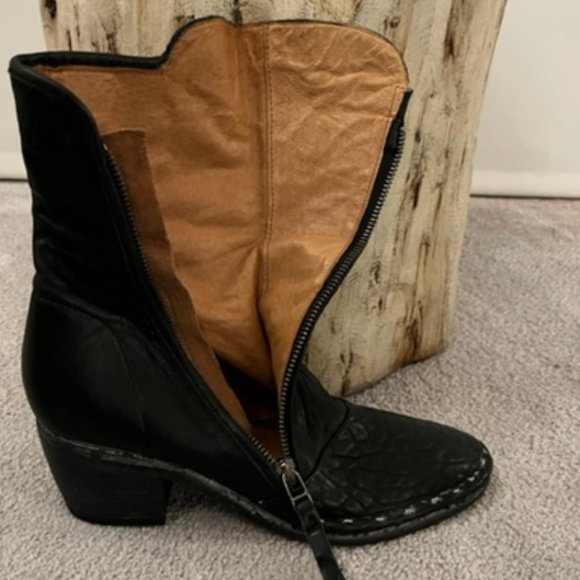 ALLSAINTS Boots - Picture 3 of 5